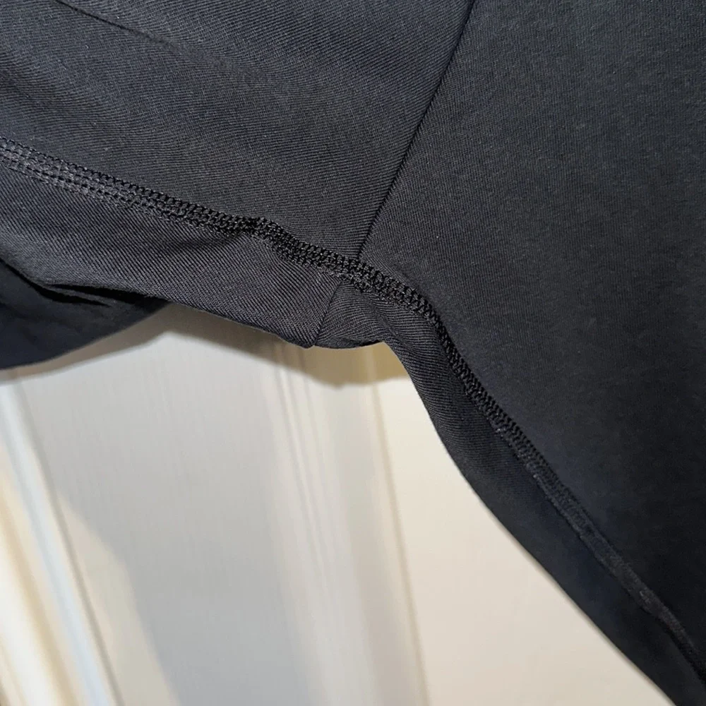 Nike 3/4 length Capri with leopard design - Picture 5 of 6